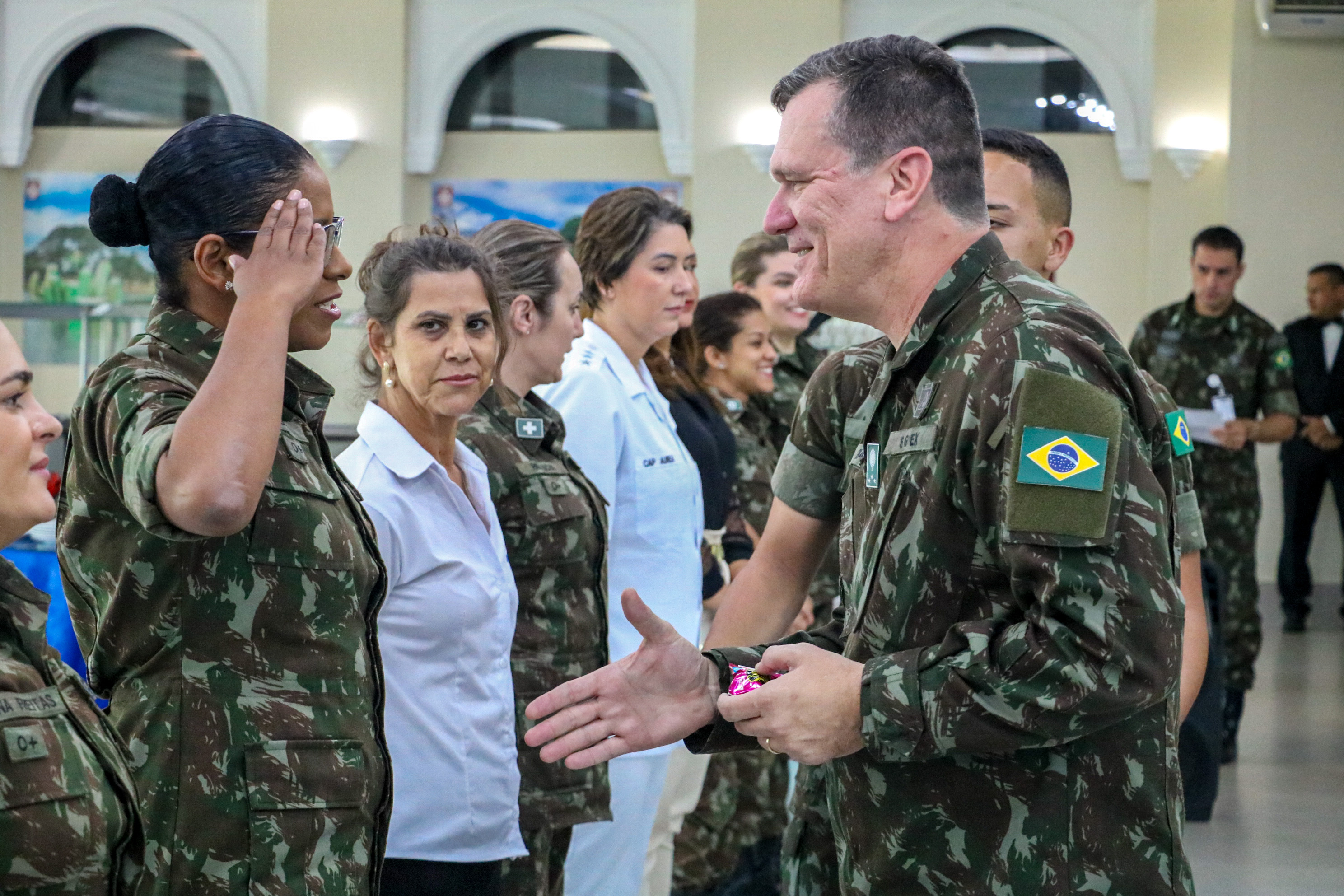 Exército Brasileiro 🇧🇷 on X: Quer saber mais sobre a jornada das mulheres  no Exército? No EBlog de hoje, o texto Comunicação e inspiração: a  valorização das jornadas das mulheres pioneiras une